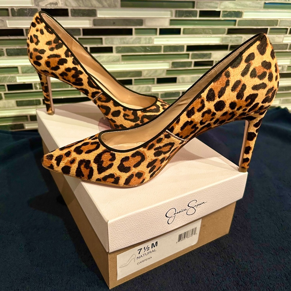SEXY HEELS, NEVER WORN, PRINTED COW SKIN FUR, JESSICA SIMPSON, SIZE 7.5 M